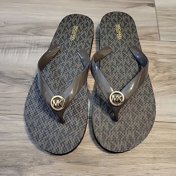 Michael Kors Shoes - Michael Kors Signature‎ Logo Sandals Womens 8 Flip Flops NEW Casual